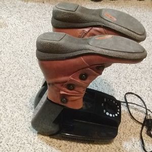 Boots shoes and gloves dryer